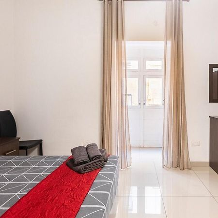 Superbly Located Cosy 2-Bedroom Apartment Valletta Dış mekan fotoğraf