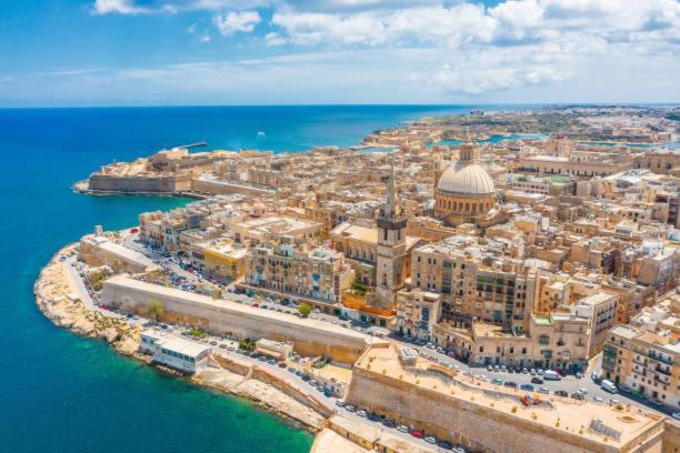Superbly Located Cosy 2-Bedroom Apartment Valletta Dış mekan fotoğraf
